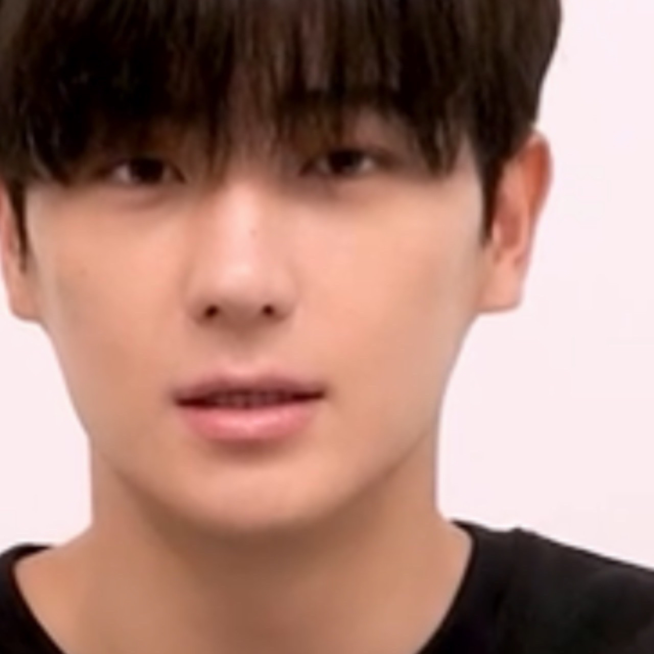 Latest photo of Hyunjae (THE BOYZ)