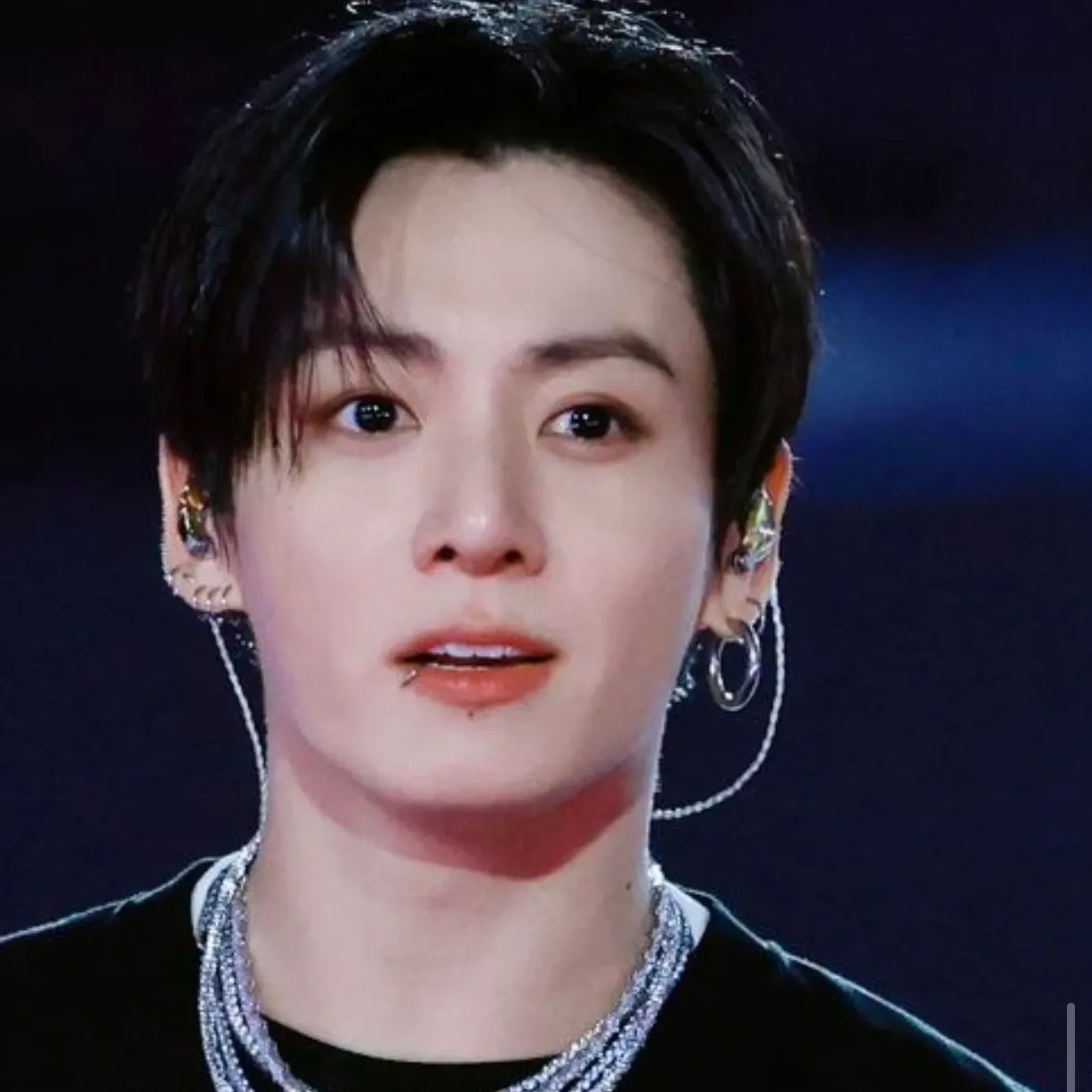 Foto aktivitas terbaru Jungkook (BTS)