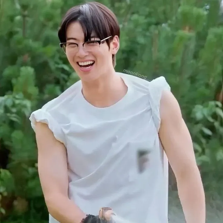 Latest photo of Eunwoo (ASTRO)