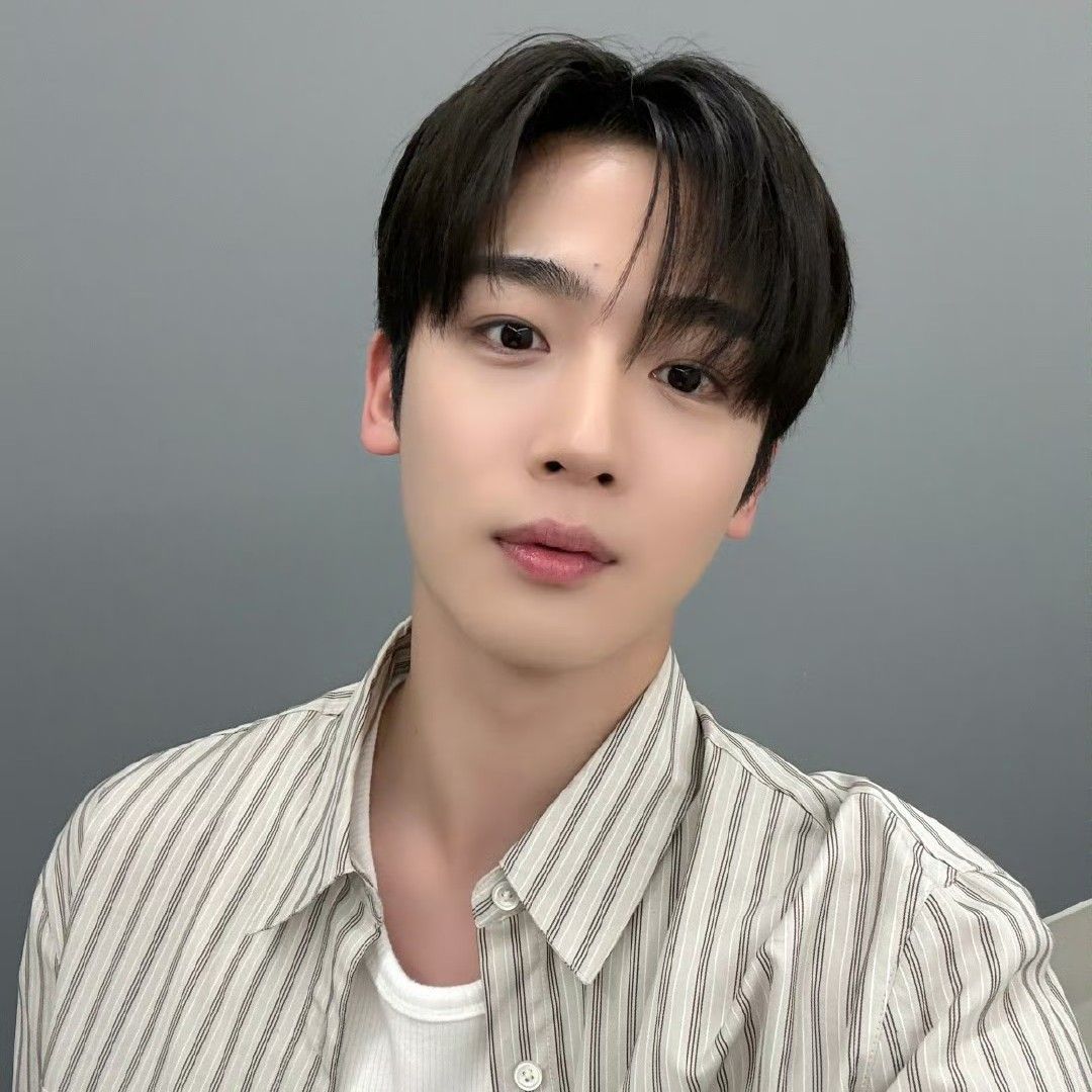 김요한 (위아이) 최근 활동샷