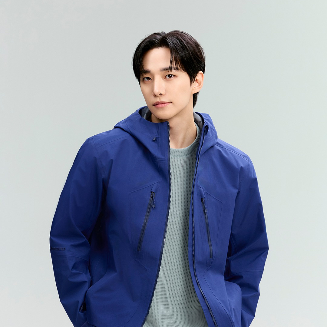 Recent activity shot of Junho (2PM)