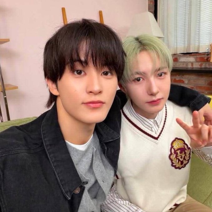 Behind-the-scenes cut of Mark (NCT 127, NCT DREAM)