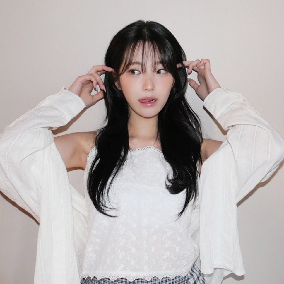 Latest photo of Baek Jiheon (fromis_9)