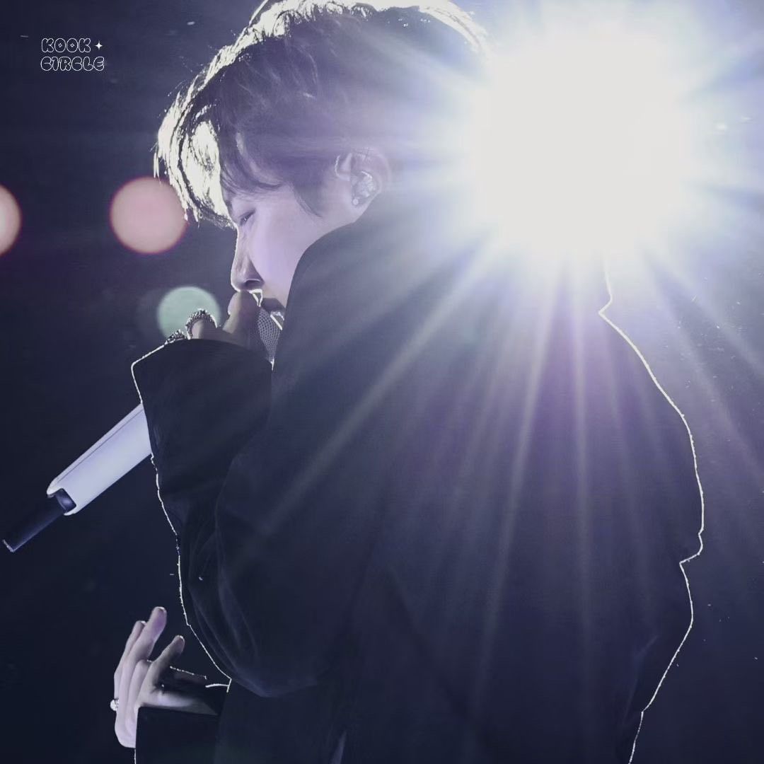 Momen yang diabadikan oleh penggemar j-hope (BTS)