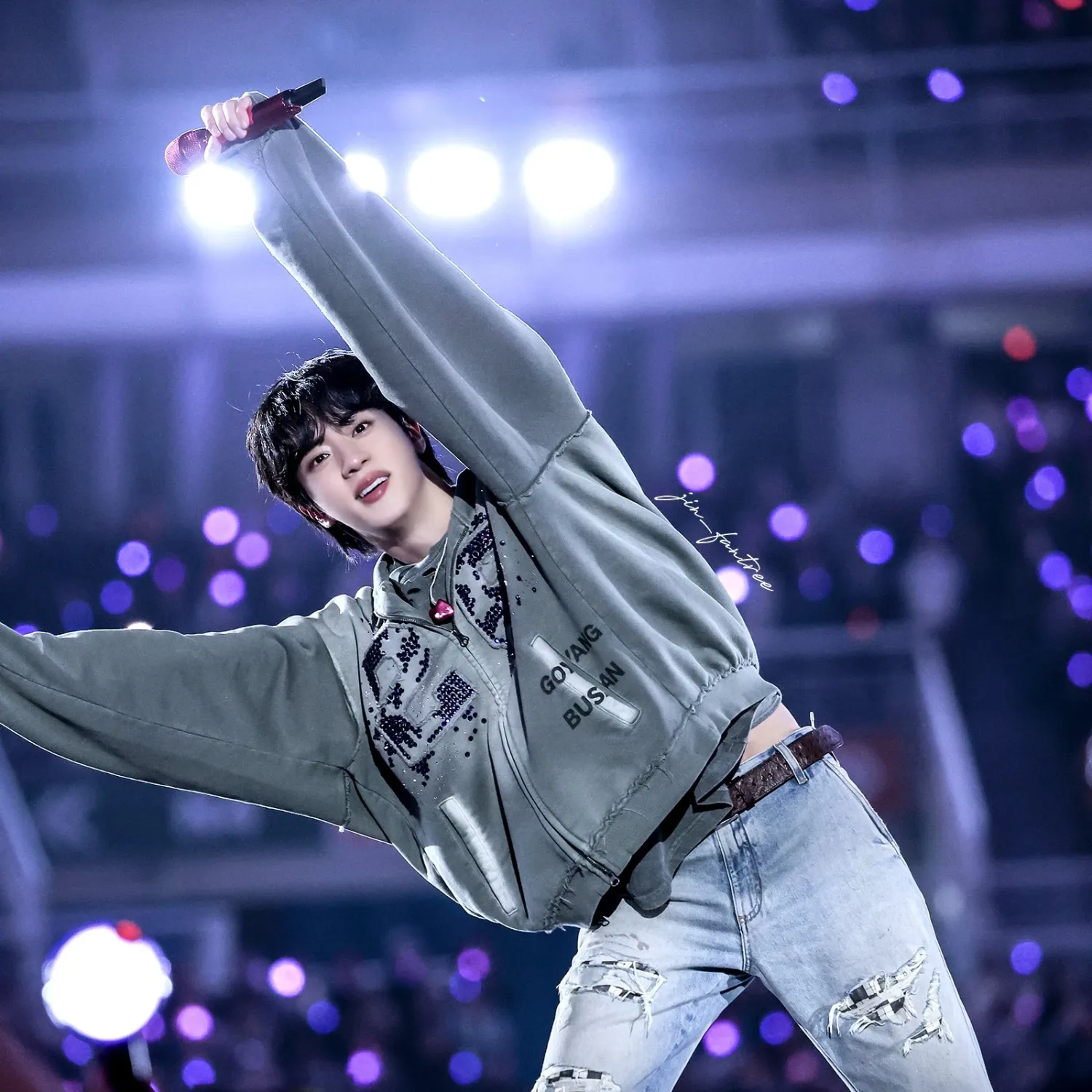 Momen yang diabadikan oleh penggemar Jin (BTS)