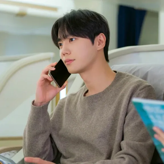 Behind-the-scenes cut of Lee Junyoung