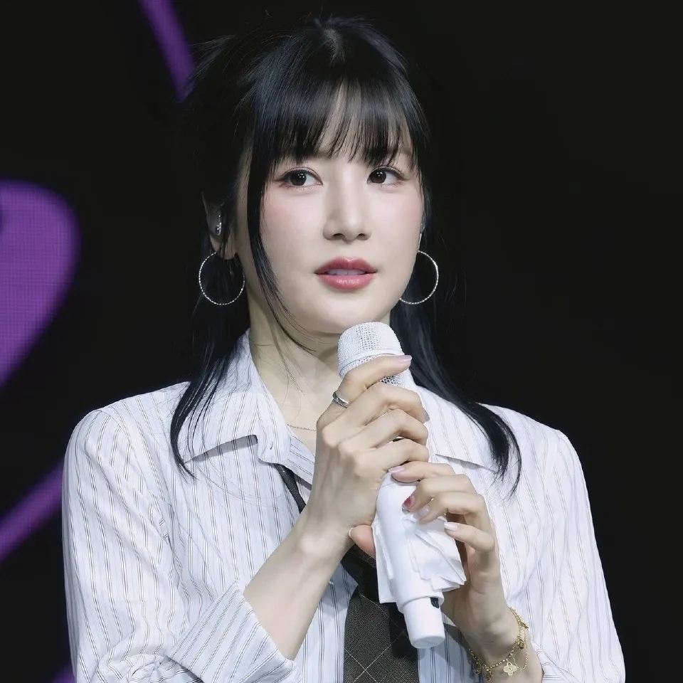 Latest photo of Park Chorong (Apink)