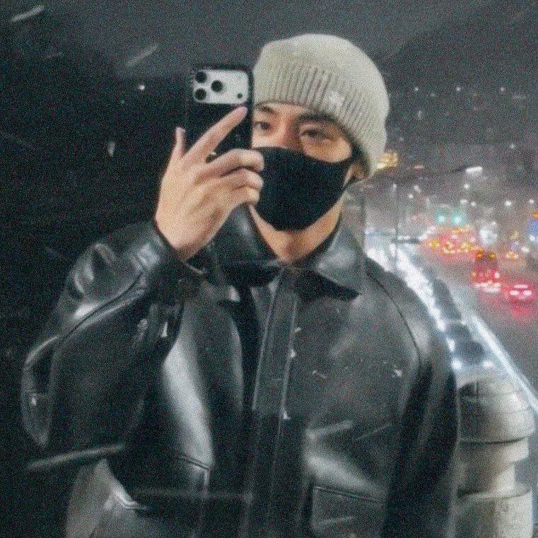 뷔 (방탄소년단)의 비하인드 컷