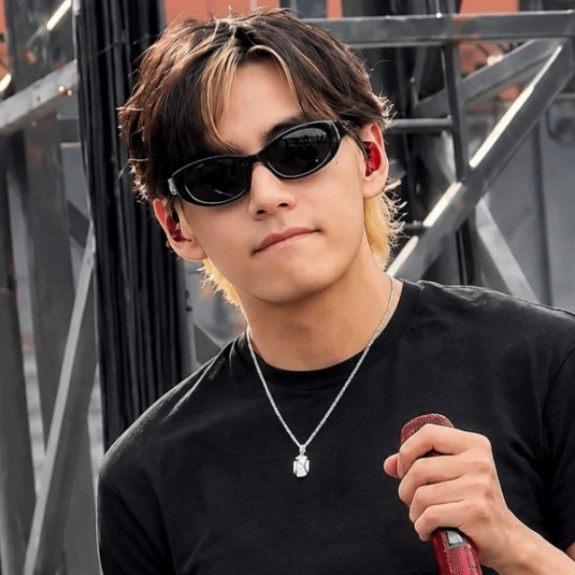 Foto terbaru V (BTS)