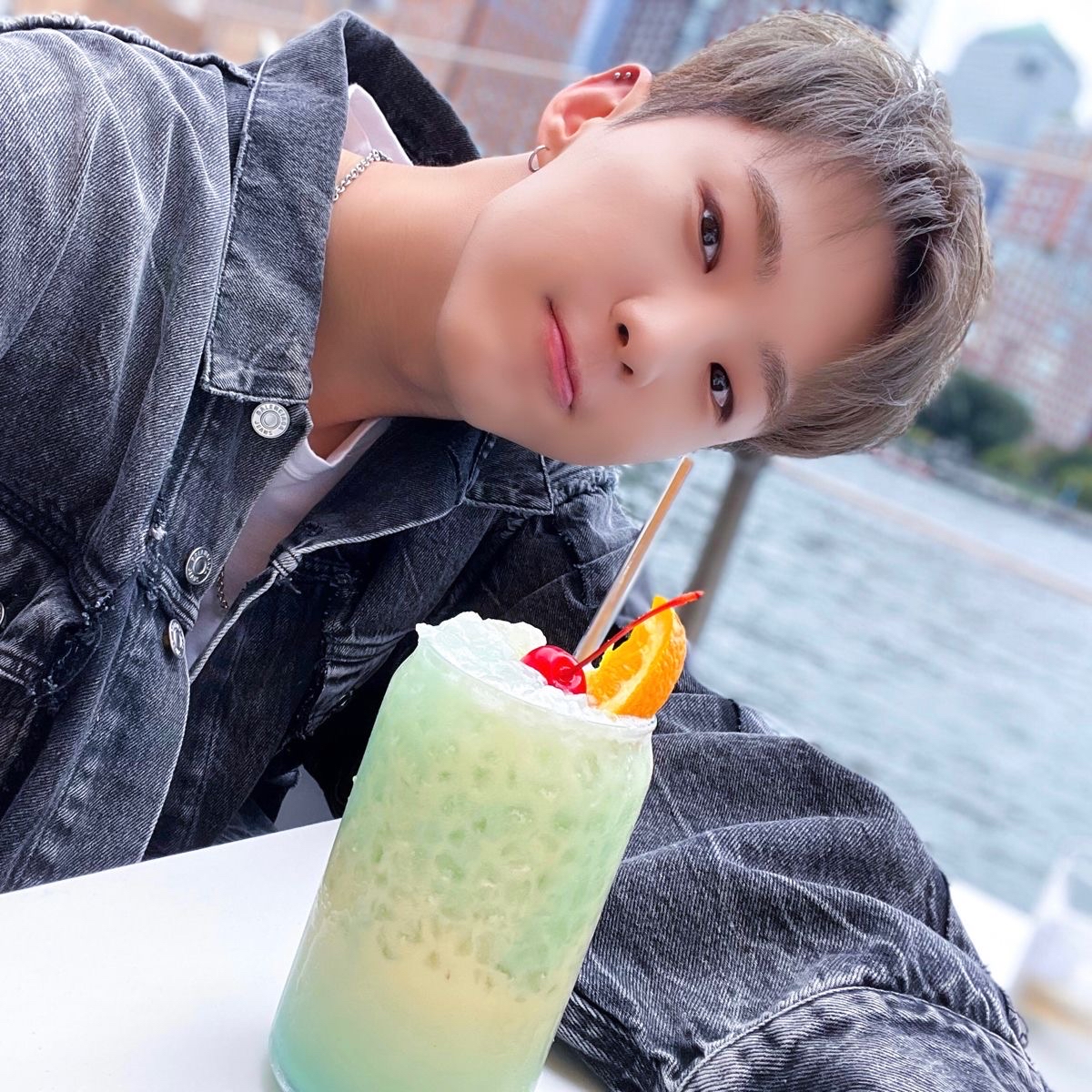 Foto aktivitas terbaru Hoshi (SEVENTEEN)