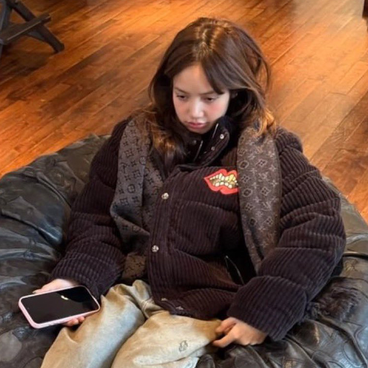 Momen yang diabadikan oleh penggemar Lisa (BLACKPINK)