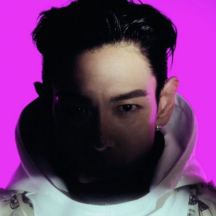 A moment captured by T.O.P's fan