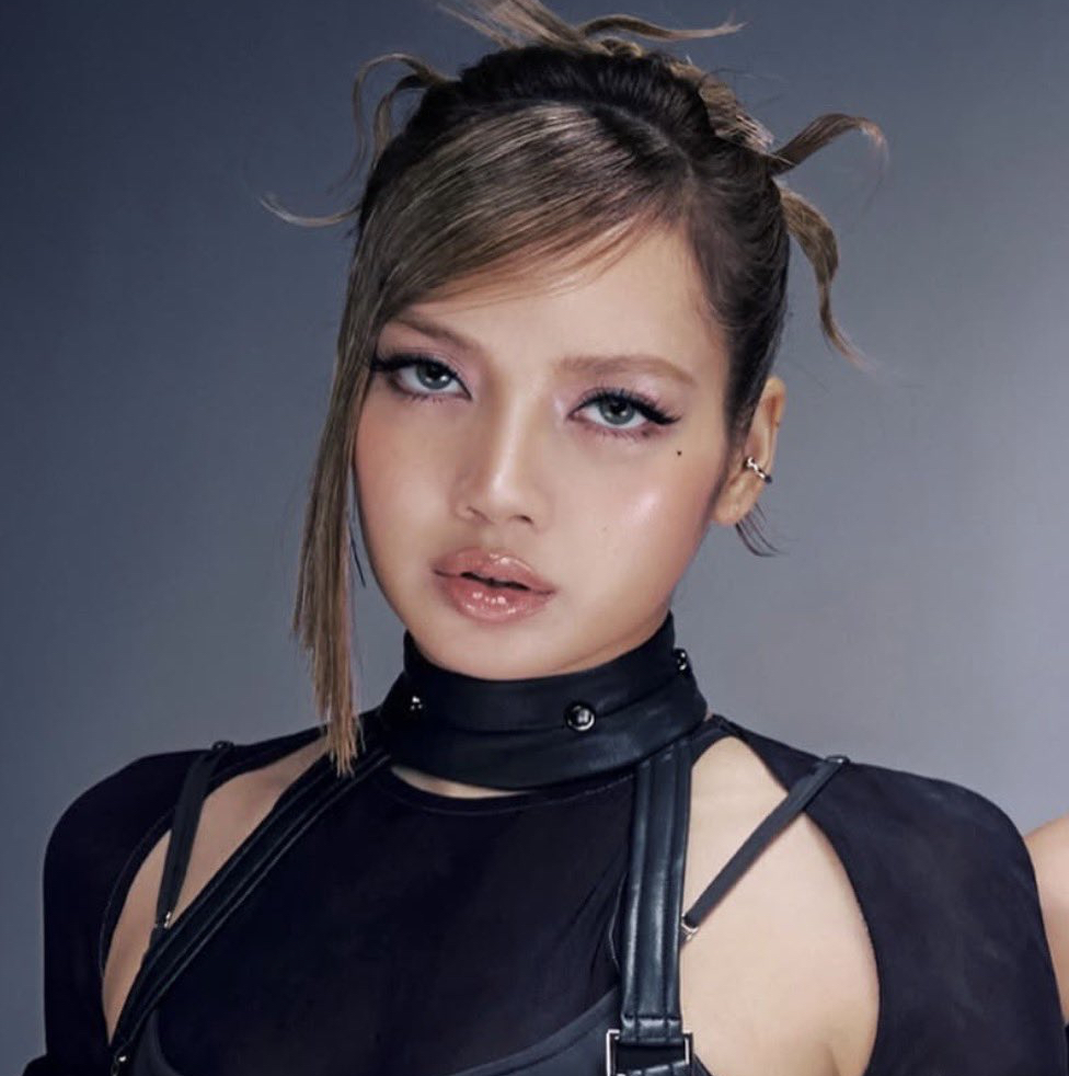 Foto aktivitas terbaru Lisa (BLACKPINK)