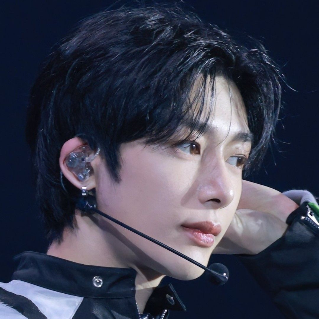 A moment captured by Hyungwon (MONSTA X)'s fan