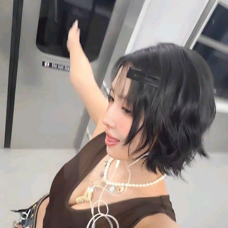 Recent activity shot of Momo (TWICE)