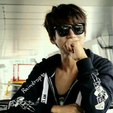 Behind-the-scenes cut of Hwang Chiyeol