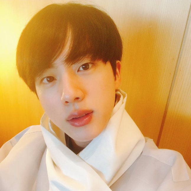 진 (방탄소년단)의 최신 사진