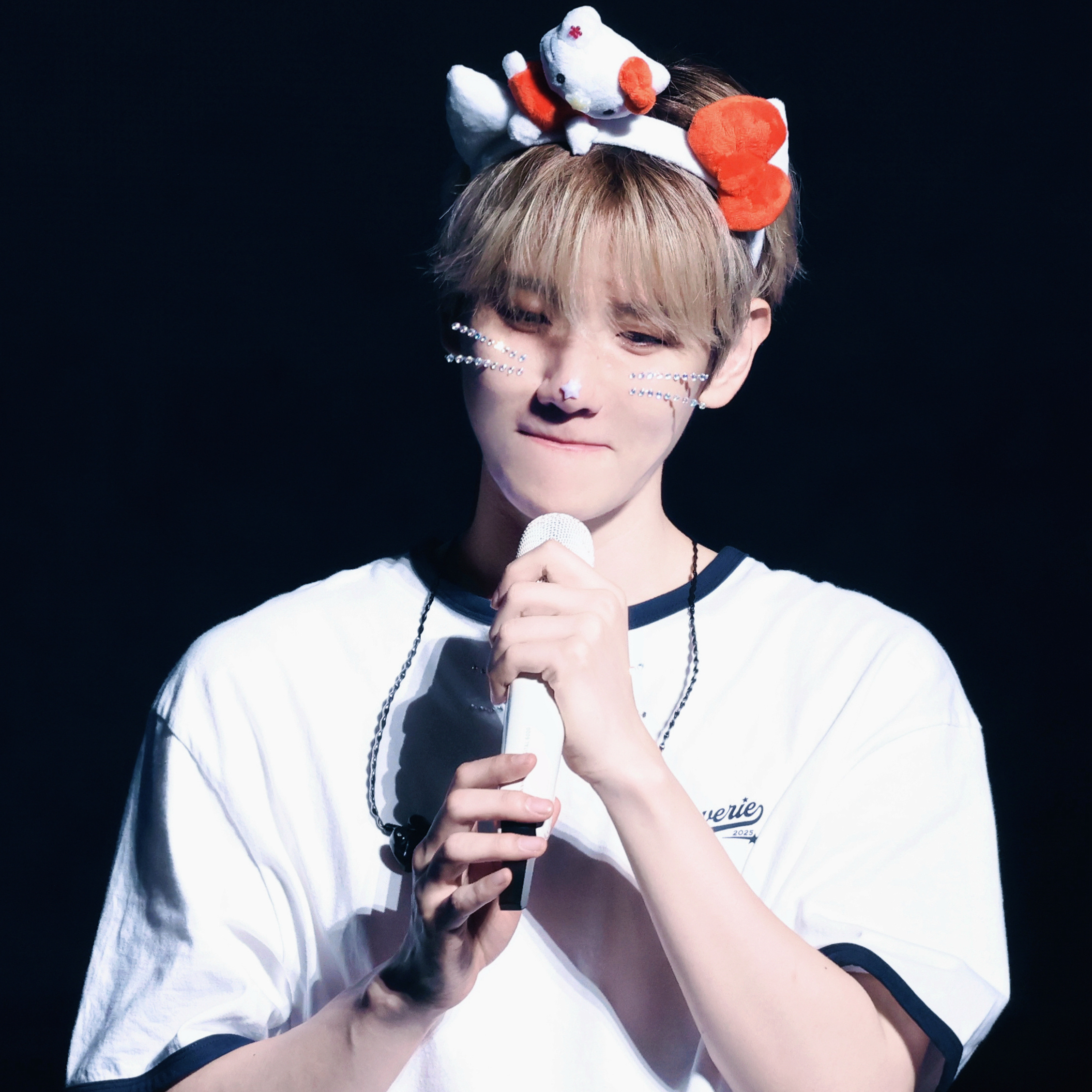 백현 (EXO) 최근 활동샷