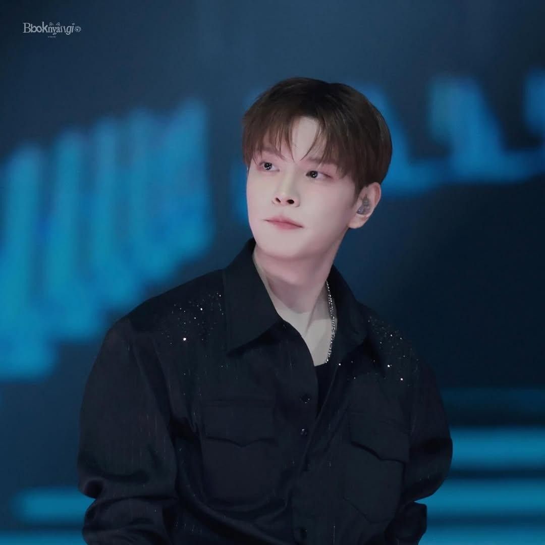 Foto terbaru Seungmin (Stray Kids)