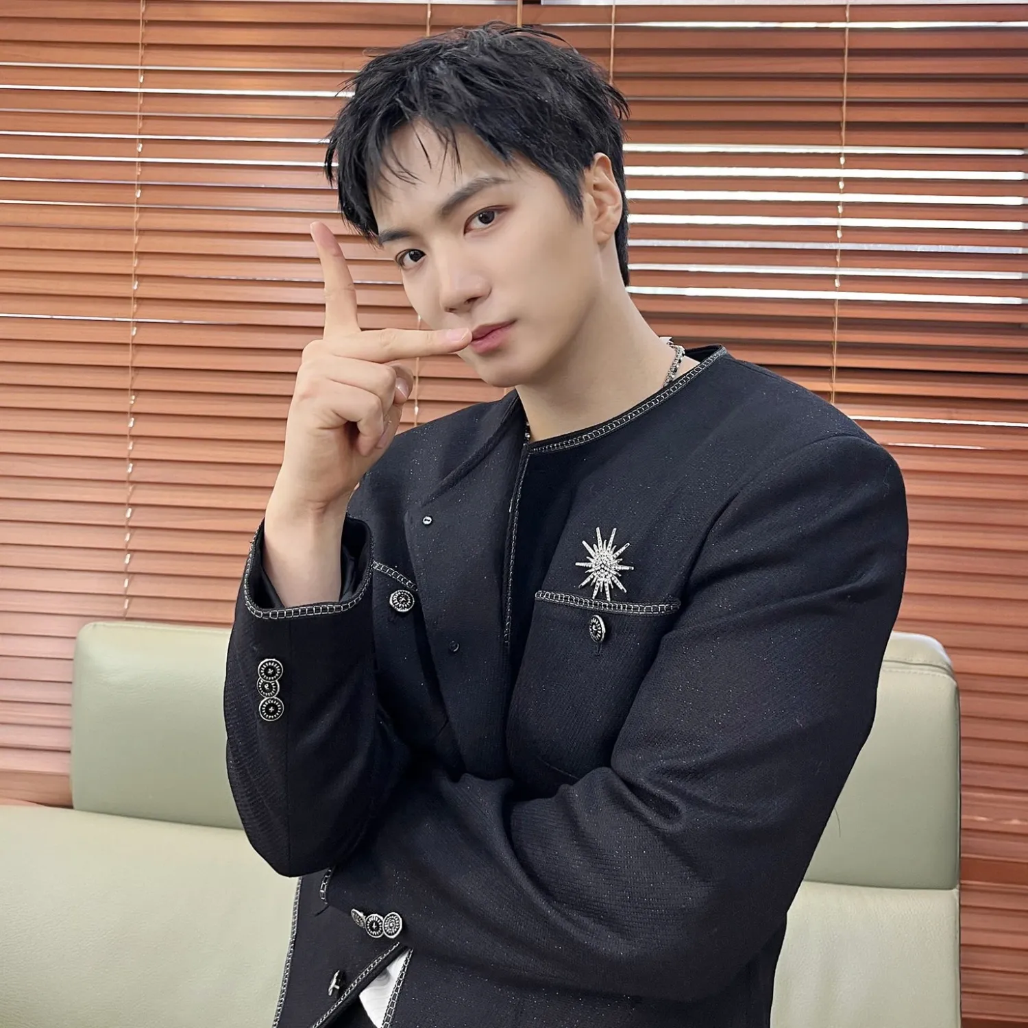 A moment captured by Kim Jonghyeon's fan