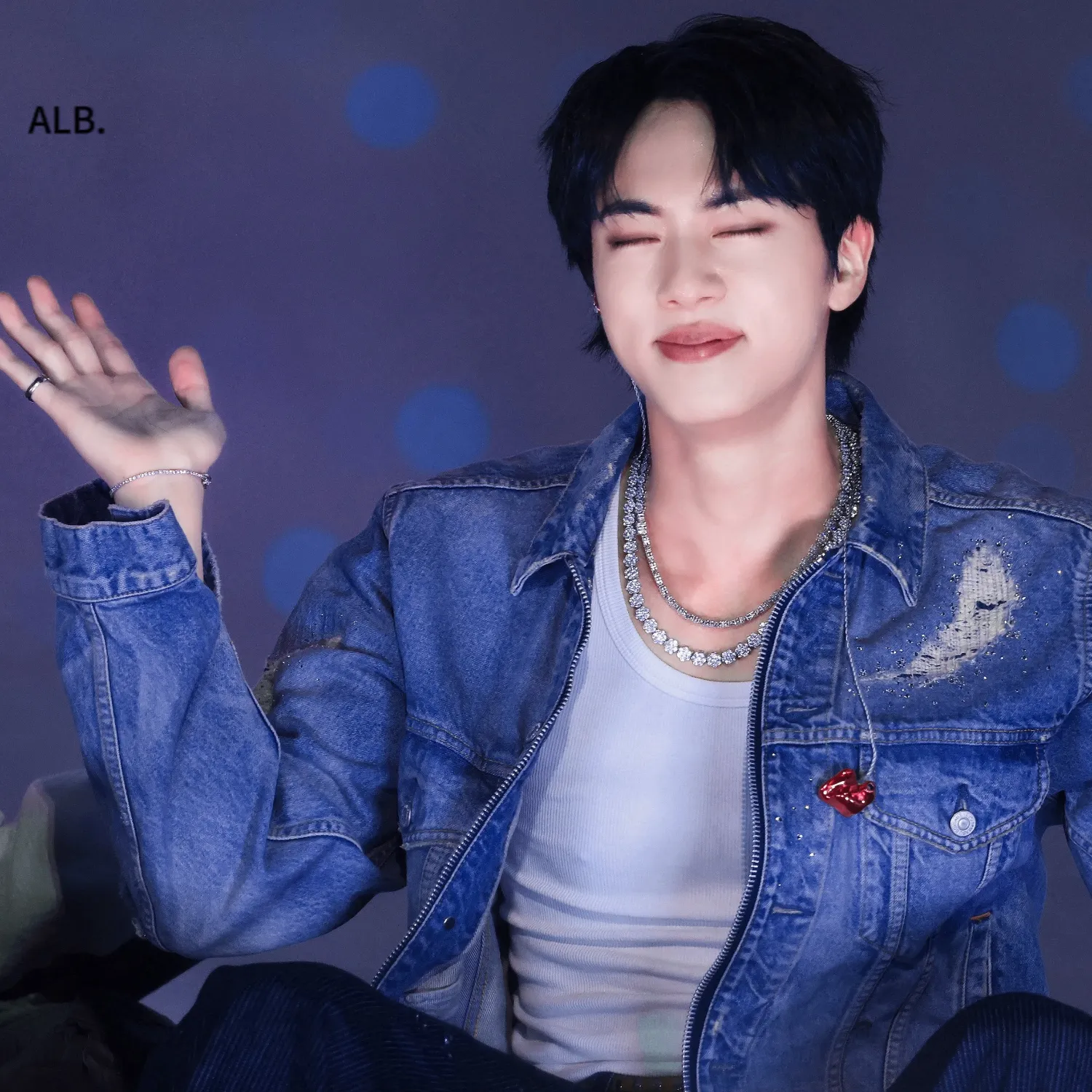 진 (방탄소년단)의 비하인드 컷