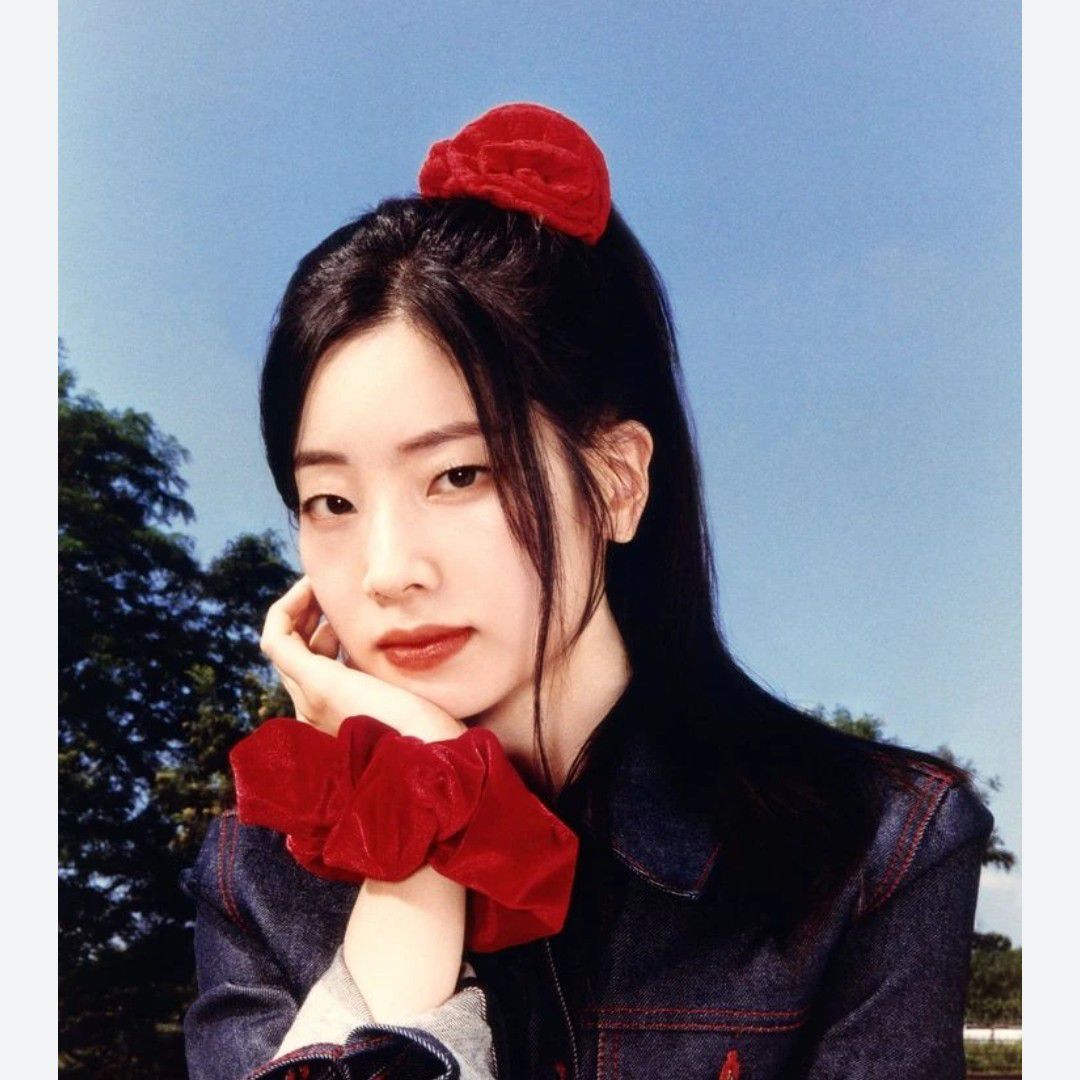 Recent activity shot of Dahyun (TWICE)