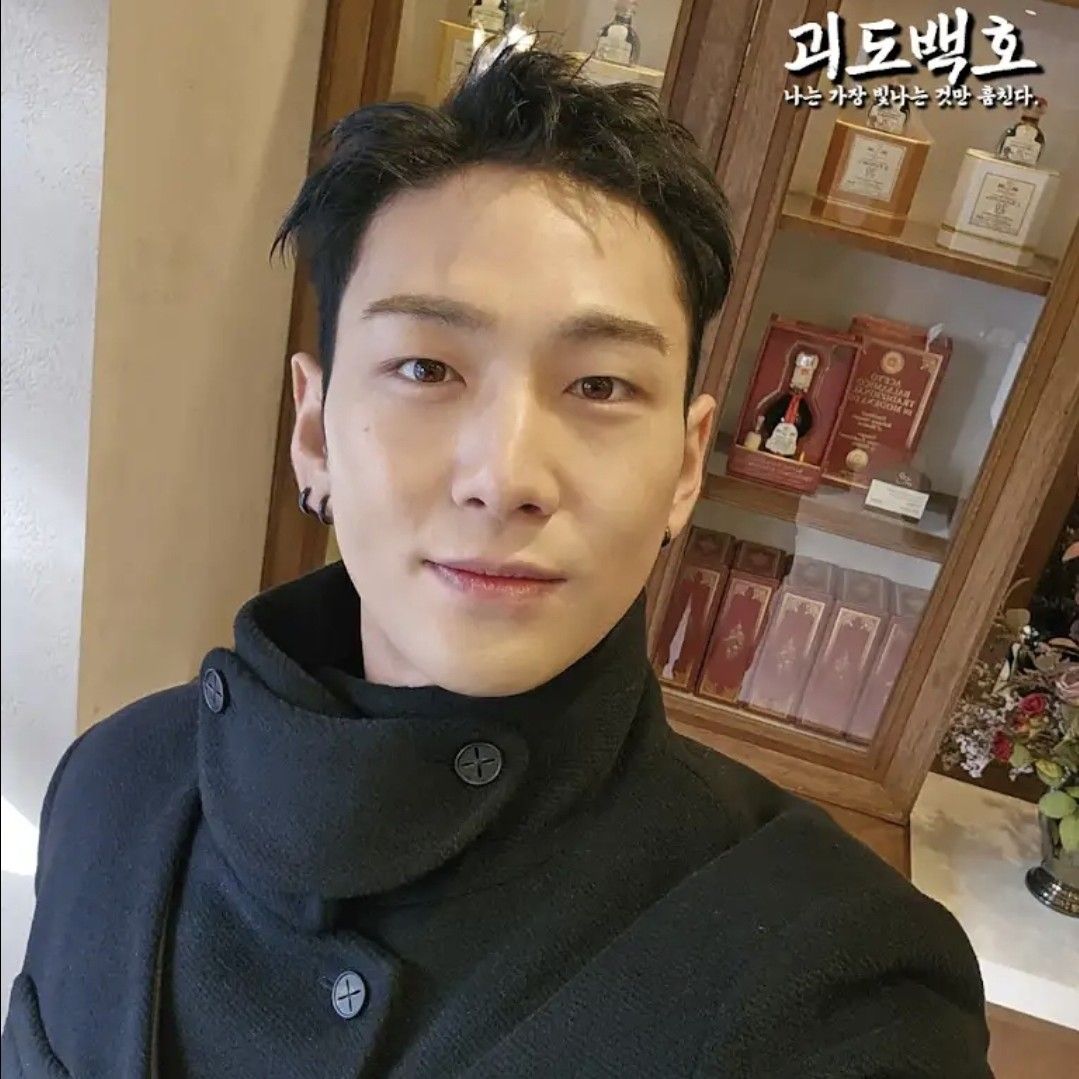 백호 최근 활동샷