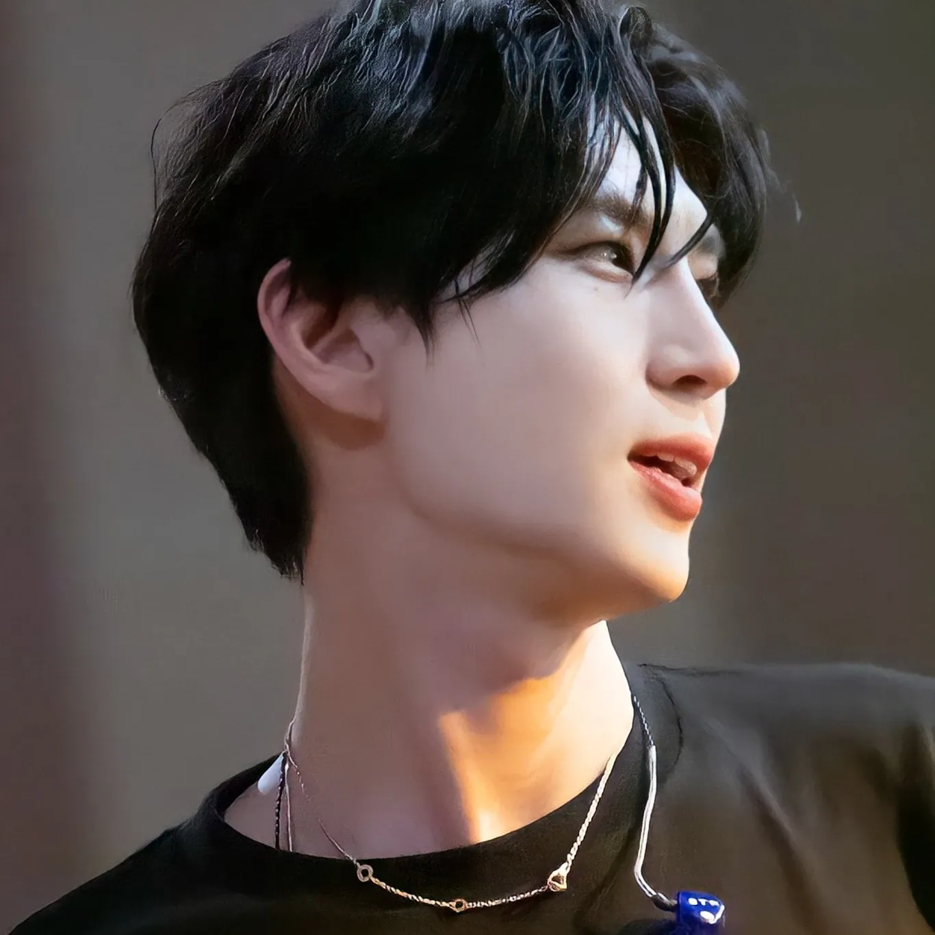 Feed komunitas K-pop terpanas hari ini