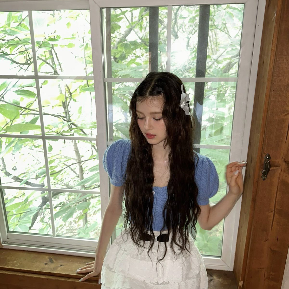 Behind-the-scenes cut of DANIELLE (NewJeans)