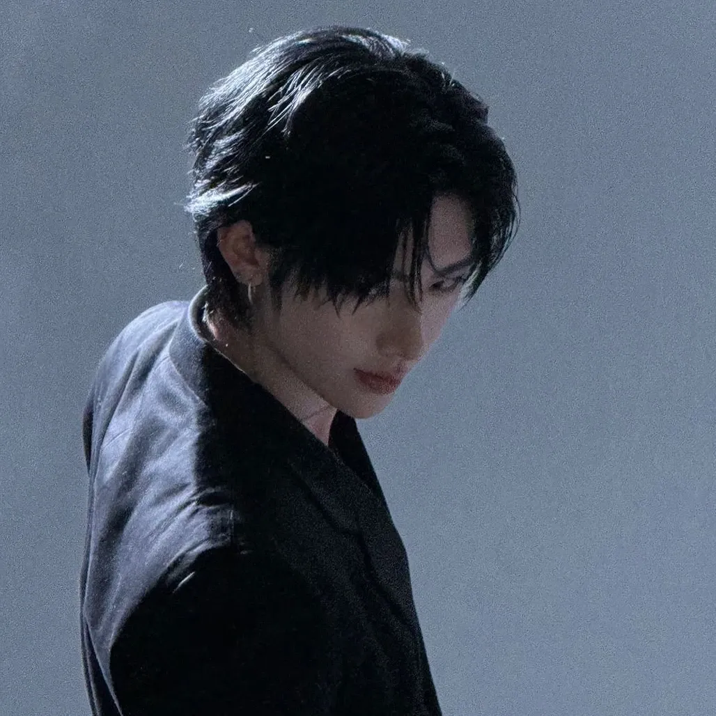 A moment captured by Ricky's fan