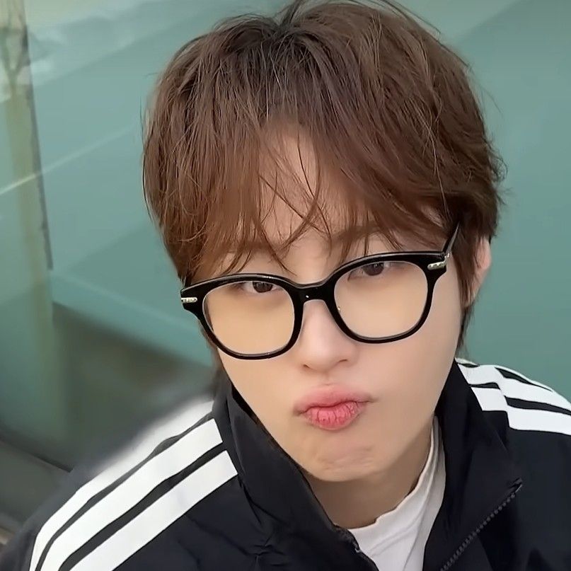 Latest photo of Ha Sungwoon