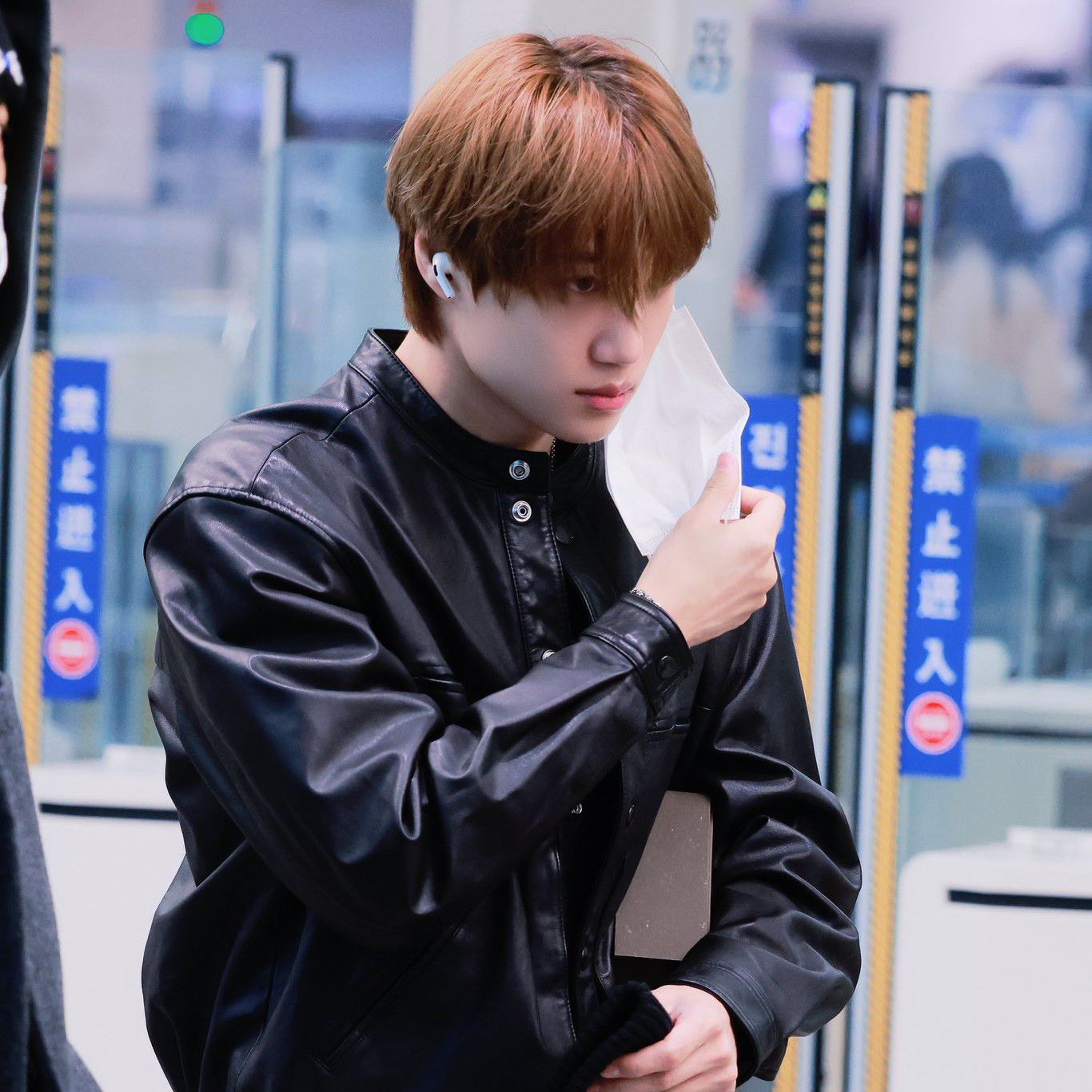 Kai (EXO)粉絲拍下的瞬間