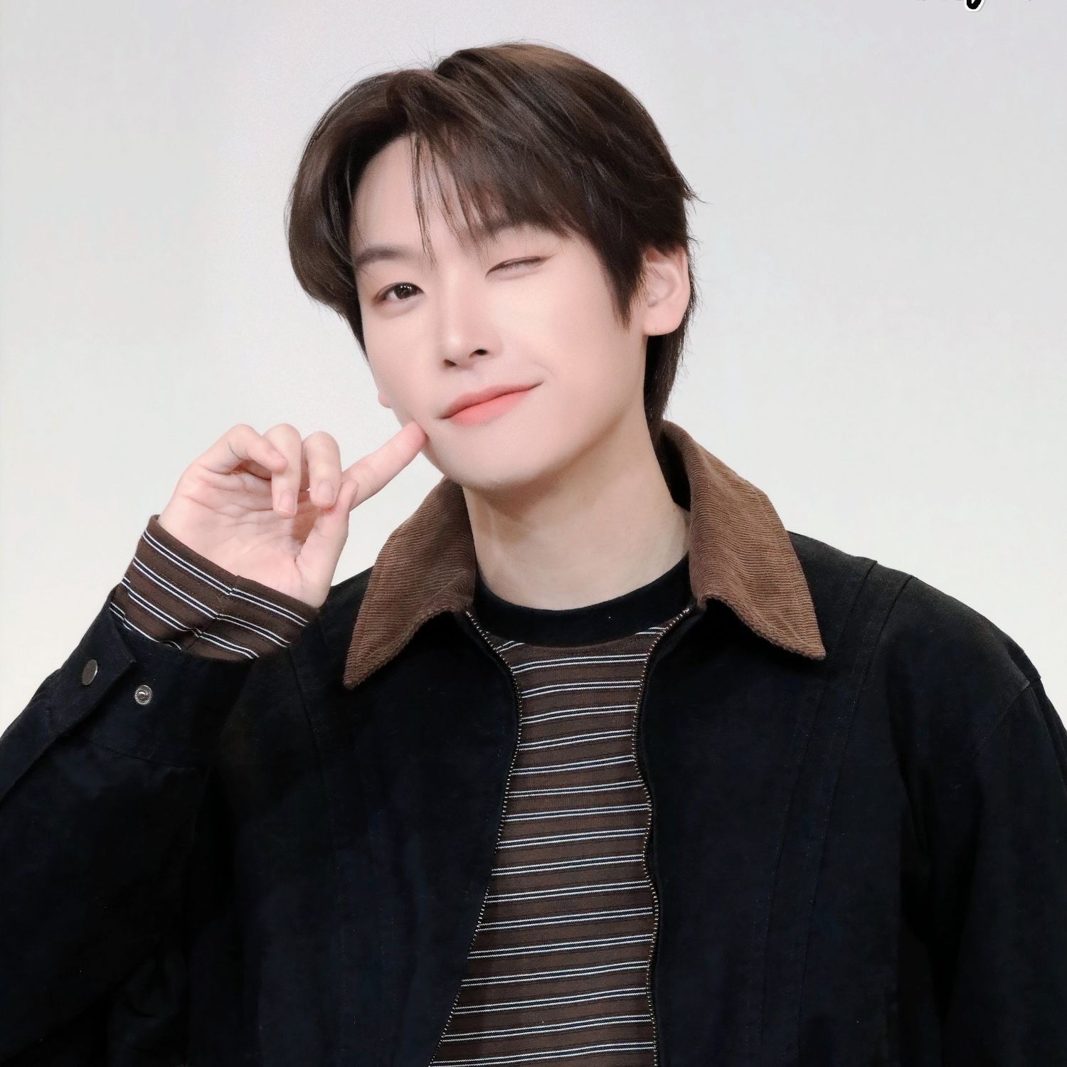 Latest photo of Inseong (SF9)