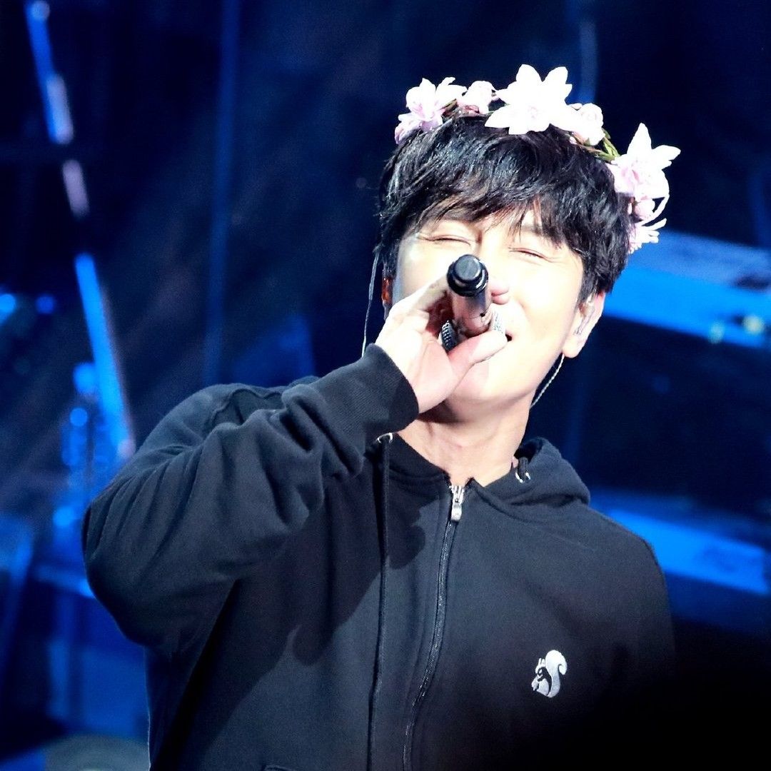 Latest photo of Kim Dongwan (SHINHWA)