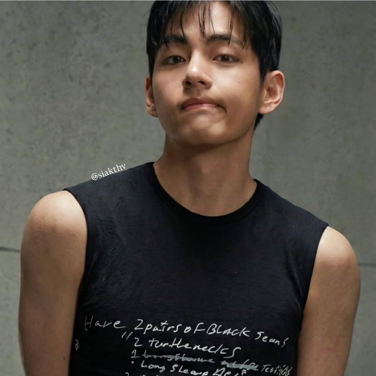 V (防弹少年团)的最新活动照片