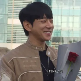 A moment captured by Hwang Chiyeol's fan