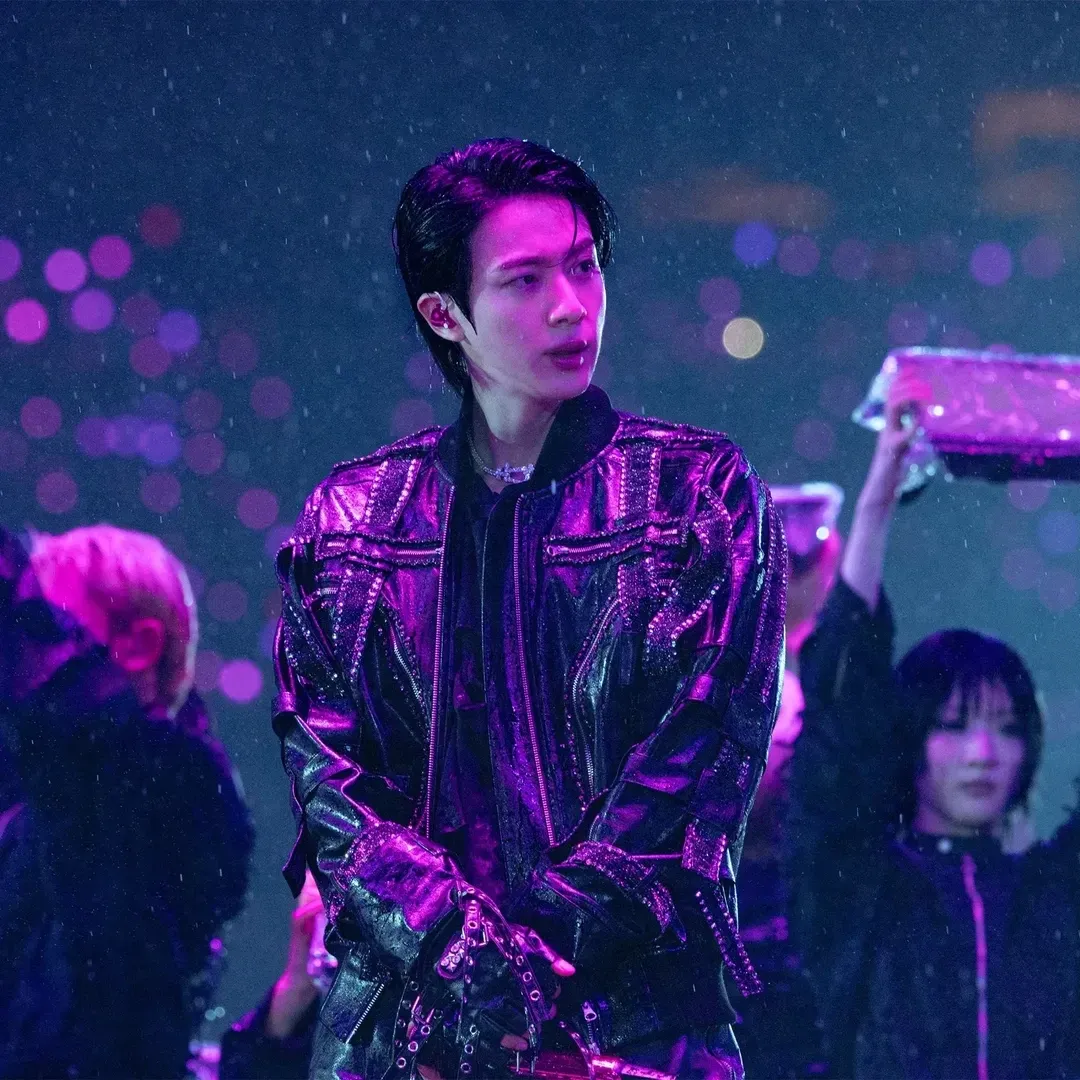 Foto aktivitas terbaru Jin (BTS)