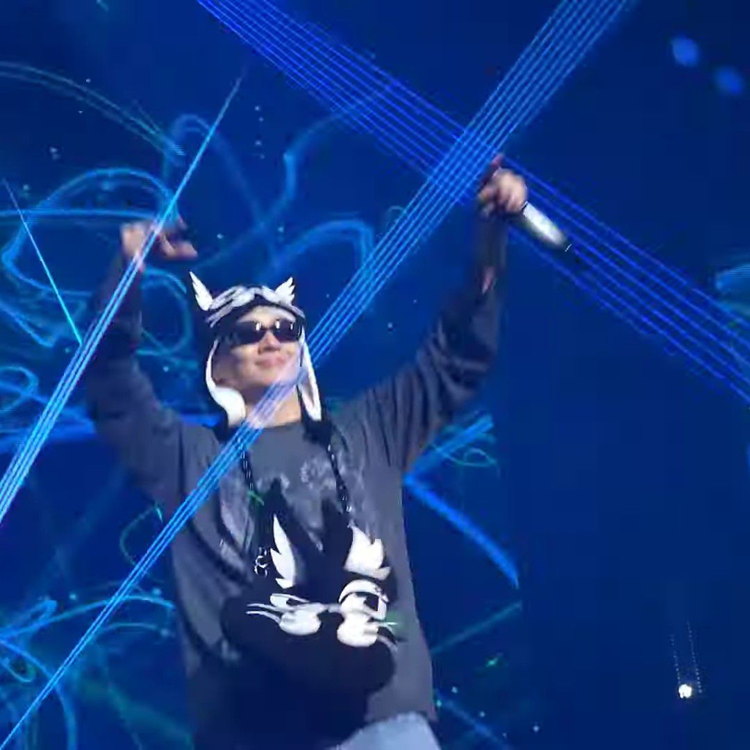 A moment captured by JAY B (GOT7)'s fan