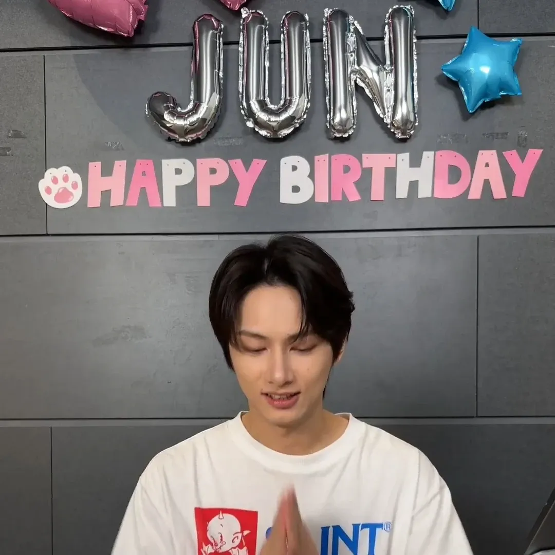Behind-the-scenes cut of Jun (SEVENTEEN)