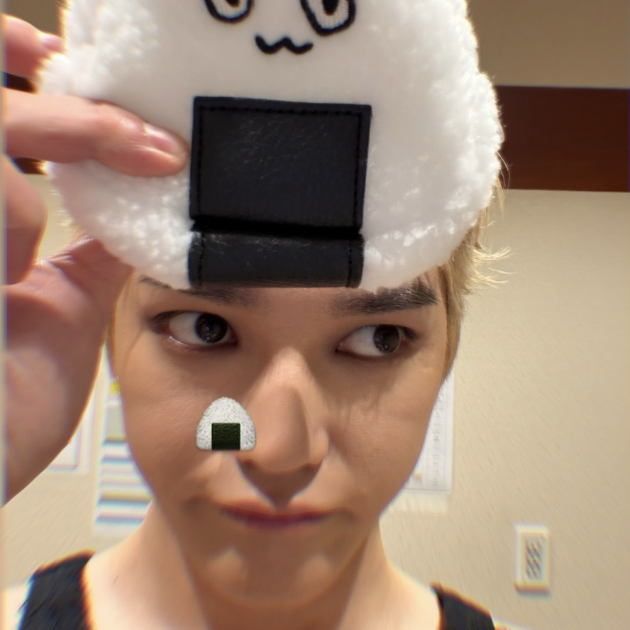 A moment captured by Taeyong (NCT 127)'s fan