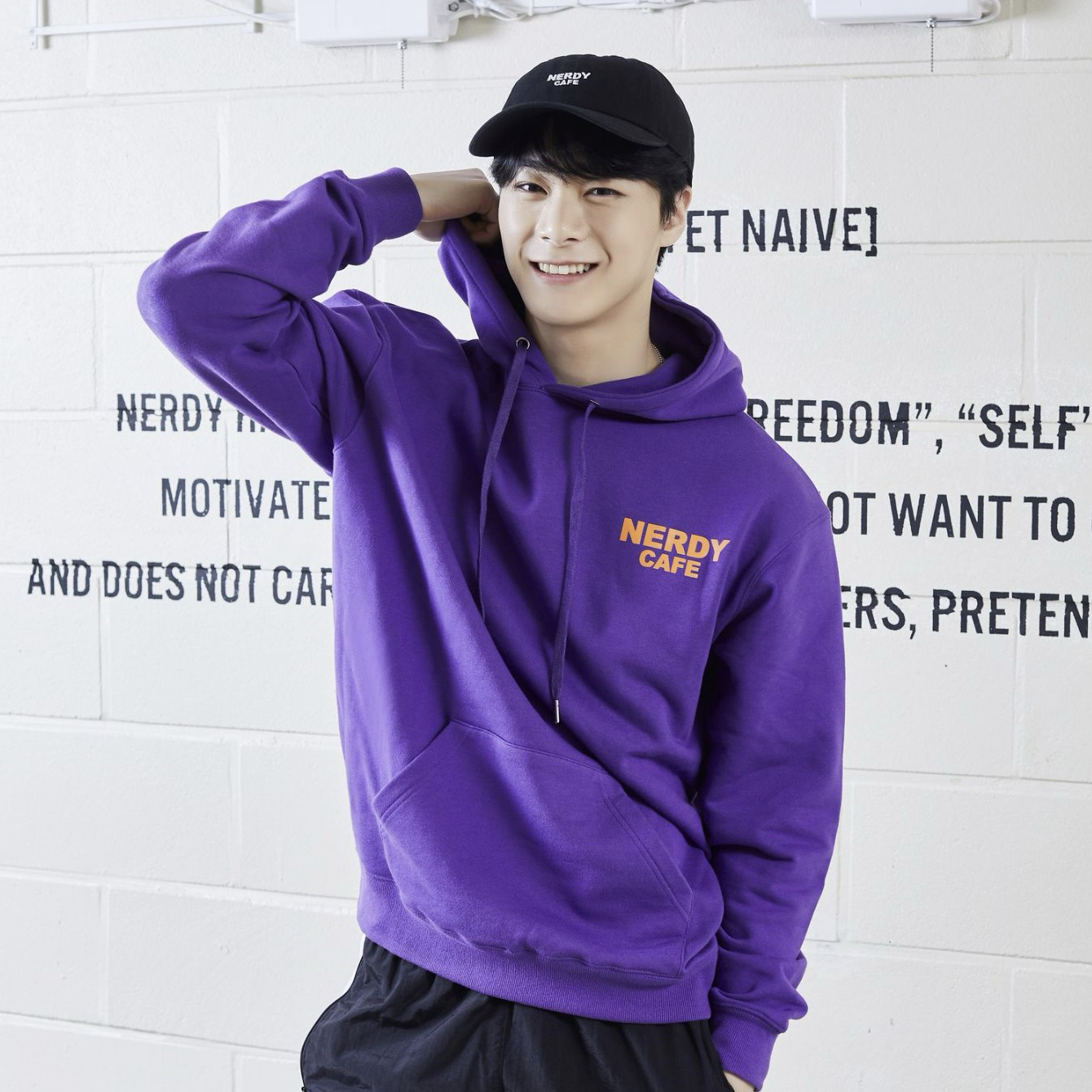 아스트로의 비하인드 컷