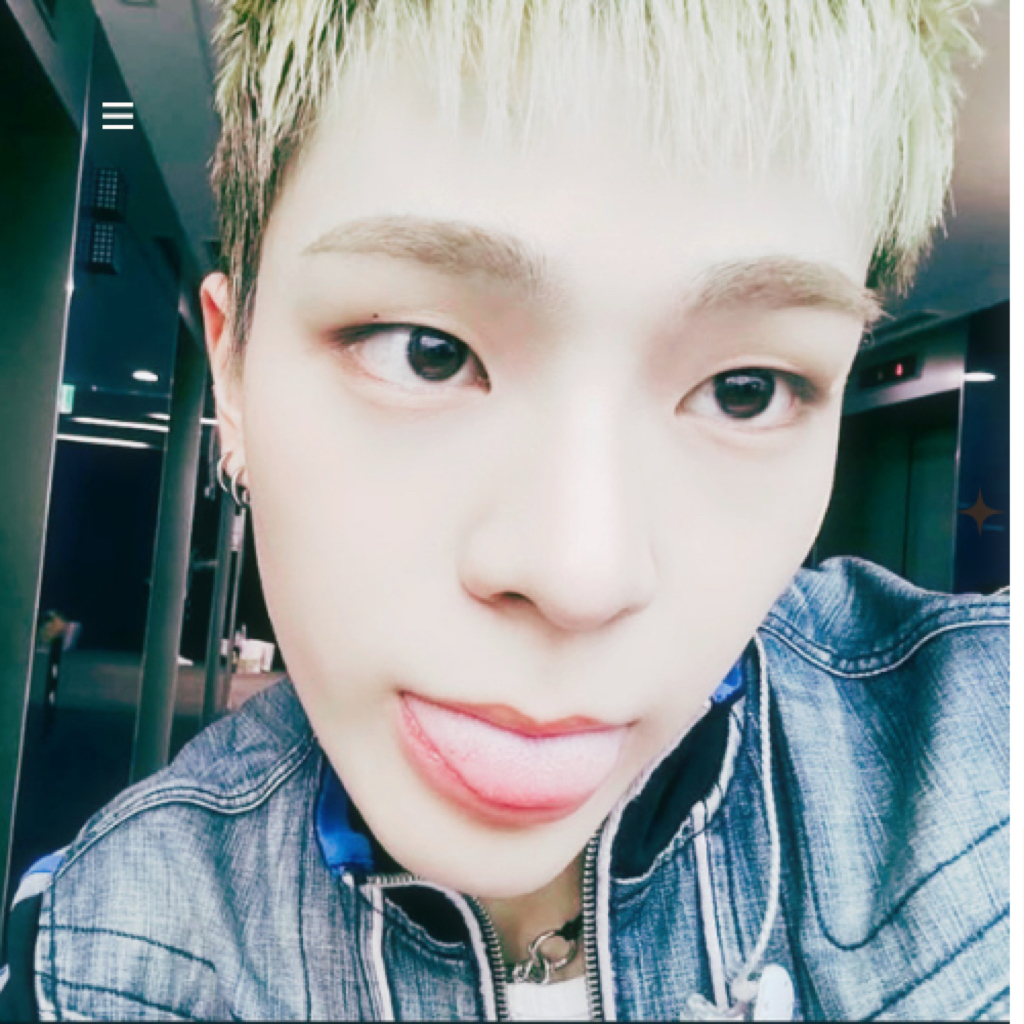 Behind-the-scenes cut of Kim Junmin (WHIB)