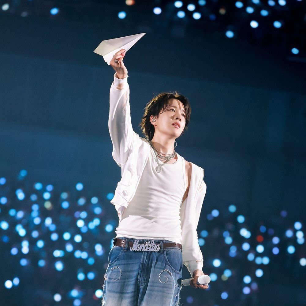 제이홉 (방탄소년단)의 최신 사진