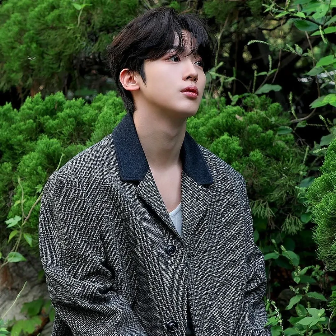 A moment captured by Kim Yohan (WEi)'s fan
