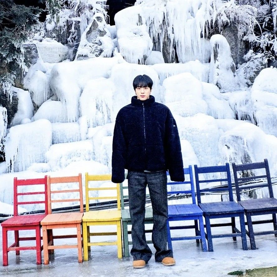 Momen yang diabadikan oleh penggemar Jin (BTS)