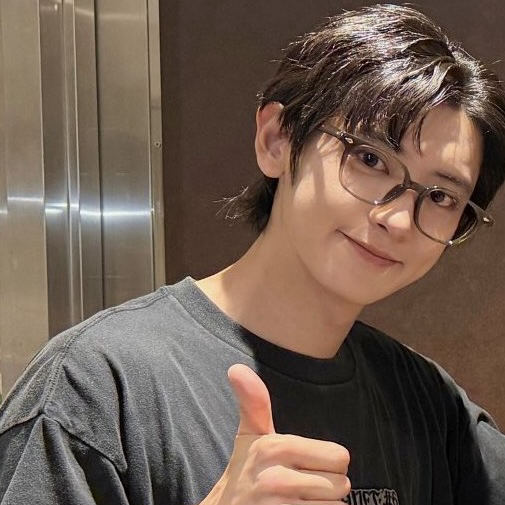 Foto terbaru Chanyeol (EXO)