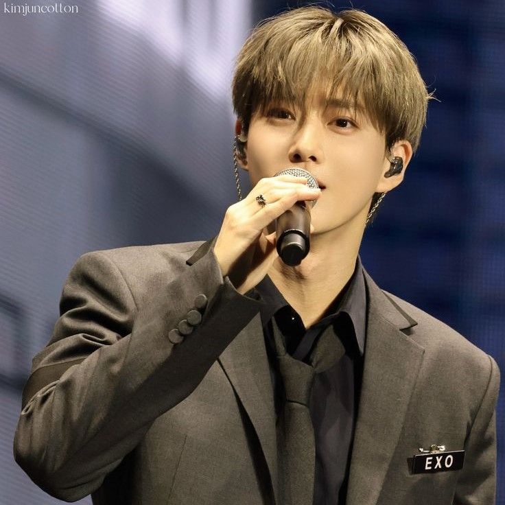 Behind-the-scenes cut of Suho (EXO)