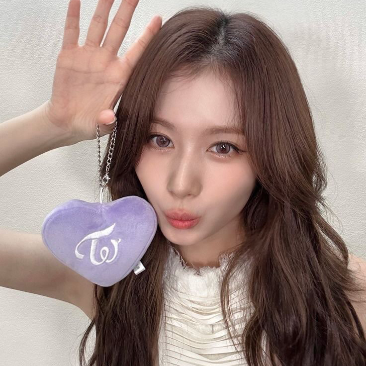 Sana (TWICE)的最新照片