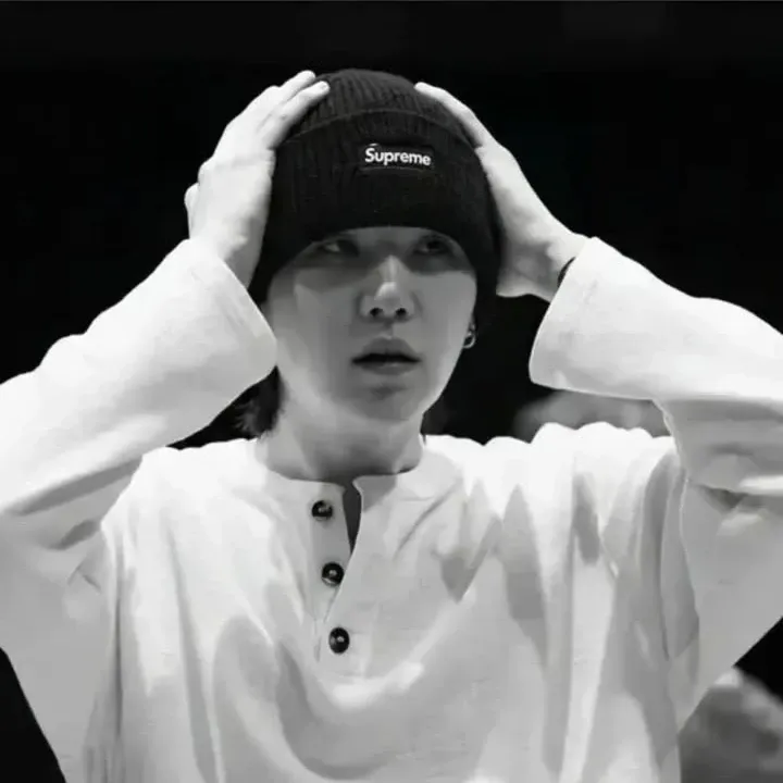 Foto terbaru SUGA (BTS)