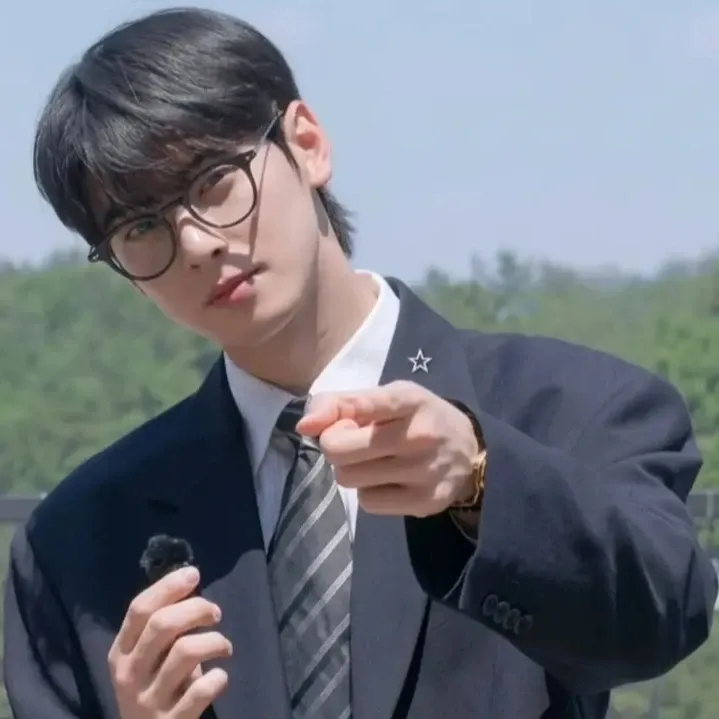 Latest photo of Eunwoo (ASTRO)